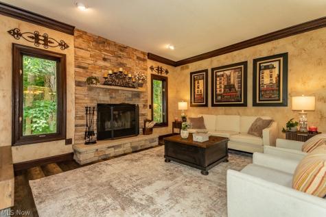8200 Sheltered Cove Mentor OH 44060