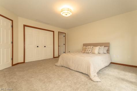 8200 Sheltered Cove Mentor OH 44060
