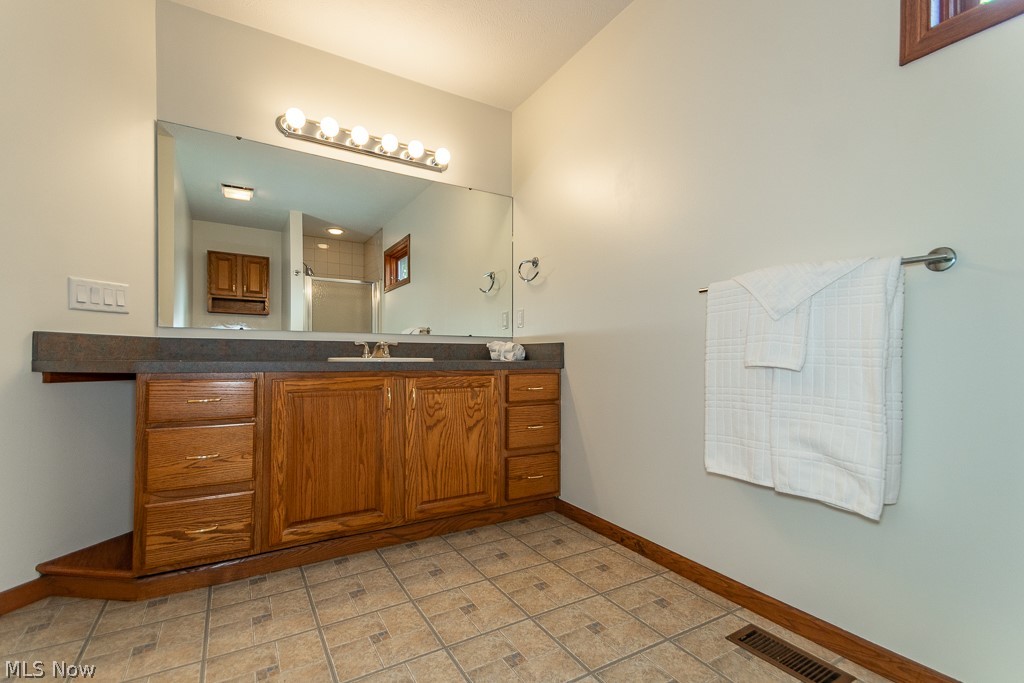 8200 Sheltered Cove Mentor OH 44060