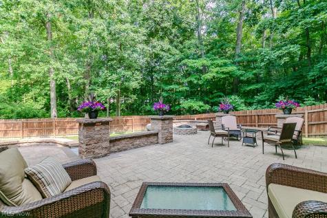 8200 Sheltered Cove Mentor OH 44060