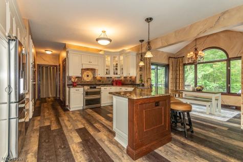 8200 Sheltered Cove Mentor OH 44060
