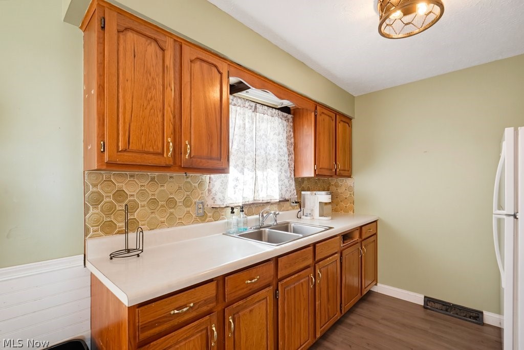 1295 Mohegan Trail Willoughby OH 44094