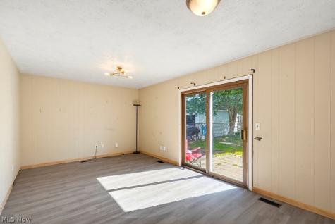 1295 Mohegan Trail Willoughby OH 44094