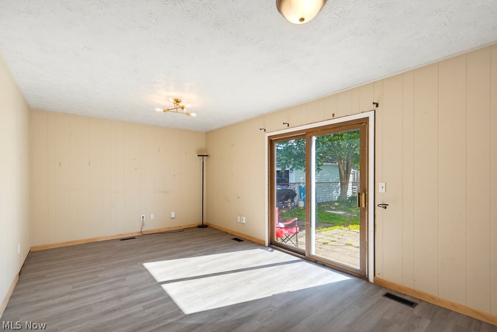 1295 Mohegan Trail Willoughby OH 44094
