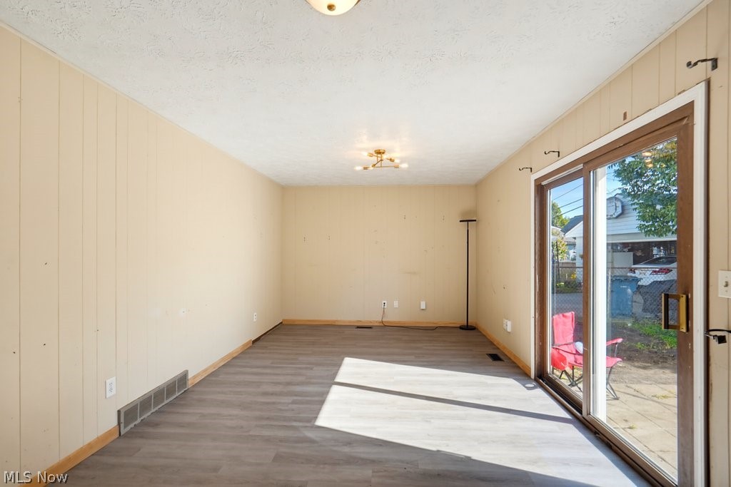 1295 Mohegan Trail Willoughby OH 44094