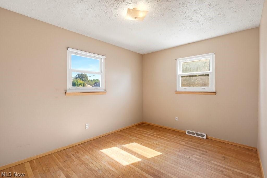 1295 Mohegan Trail Willoughby OH 44094