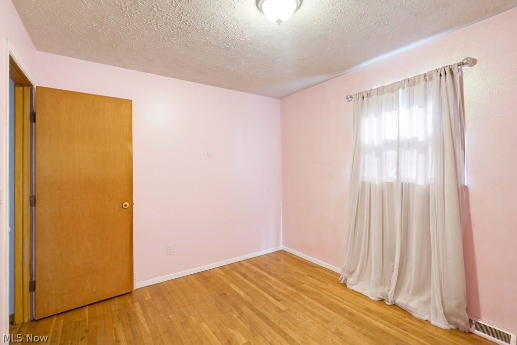1295 Mohegan Trail Willoughby OH 44094