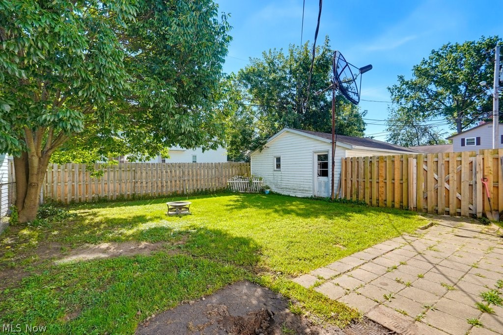 1295 Mohegan Trail Willoughby OH 44094