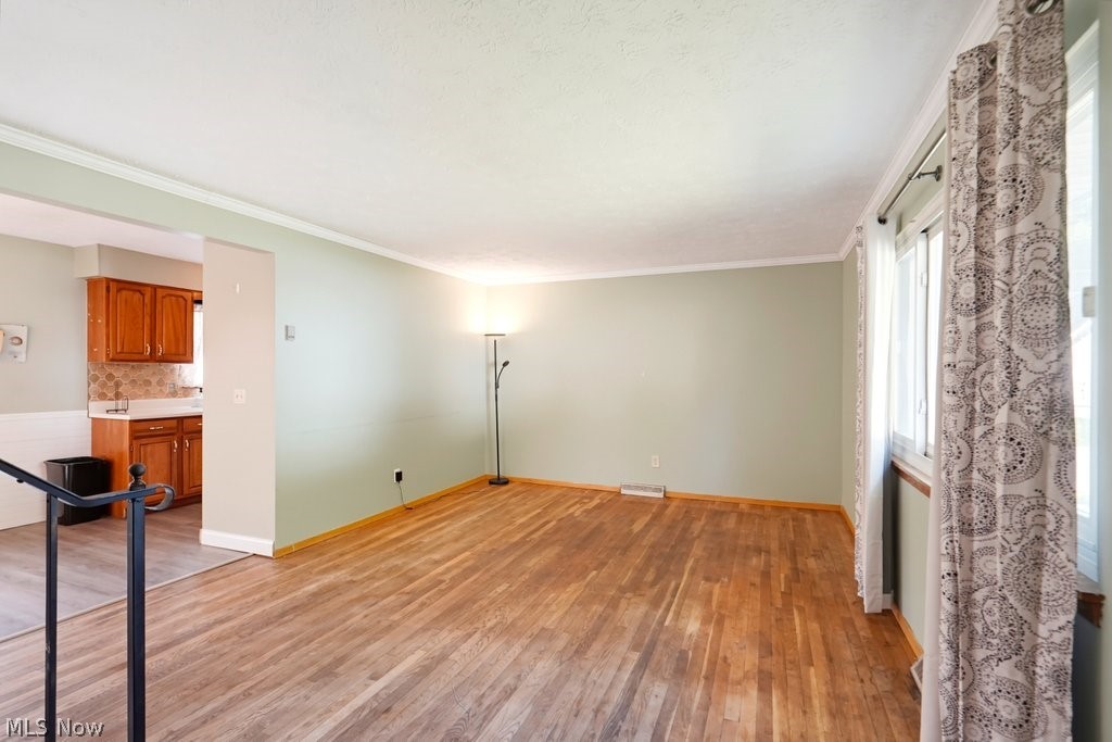 1295 Mohegan Trail Willoughby OH 44094