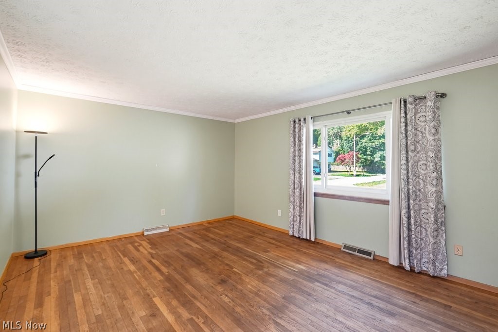 1295 Mohegan Trail Willoughby OH 44094