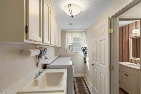 2180 Macon Court Westlake OH 44145
