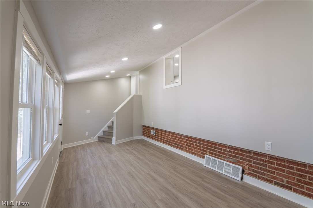 37 Arlington Circle Wickliffe OH 44092