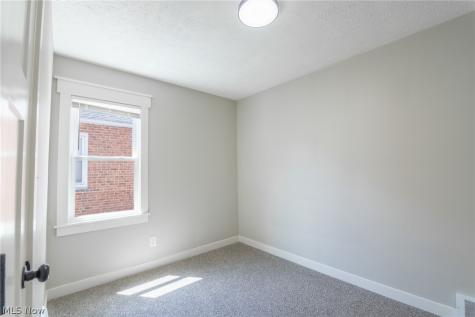 37 Arlington Circle Wickliffe OH 44092
