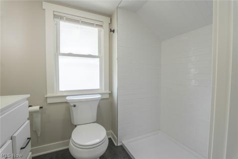 37 Arlington Circle Wickliffe OH 44092