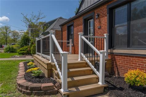37 Arlington Circle Wickliffe OH 44092