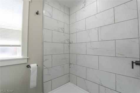37 Arlington Circle Wickliffe OH 44092