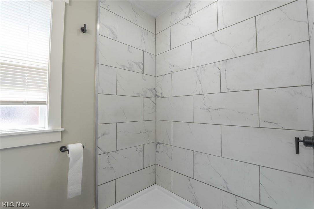 37 Arlington Circle Wickliffe OH 44092