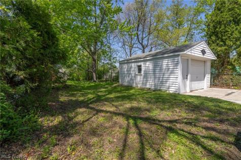 37 Arlington Circle Wickliffe OH 44092