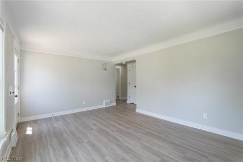 37 Arlington Circle Wickliffe OH 44092