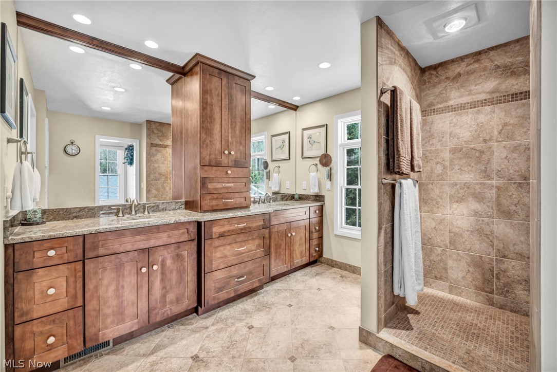 11280 Beechnut Lane Chardon OH 44024