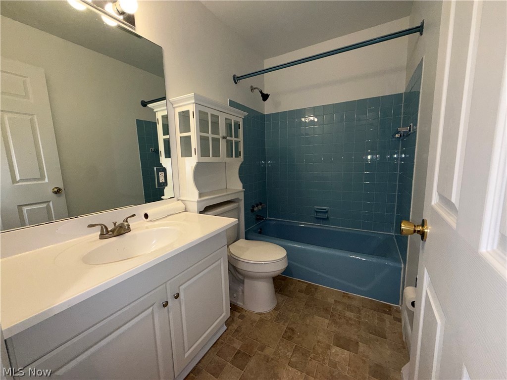909 Thistle Place SE Warren OH 44484