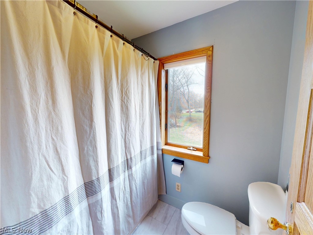 682 Rural Road Eastlake OH 44095