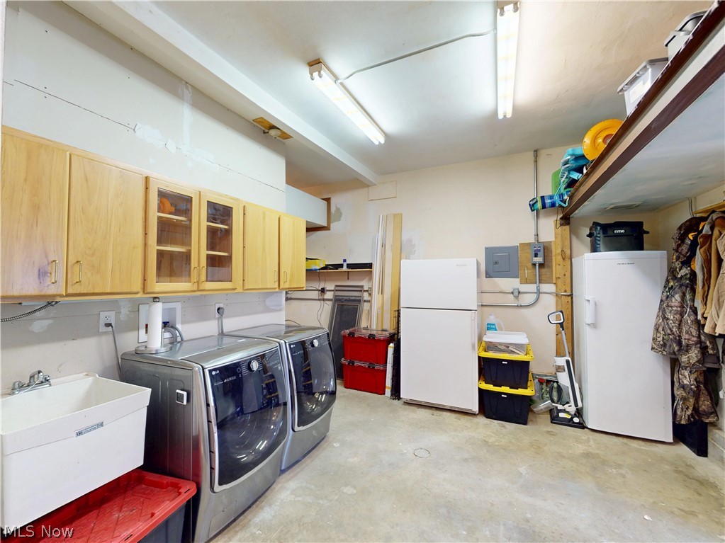 682 Rural Road Eastlake OH 44095
