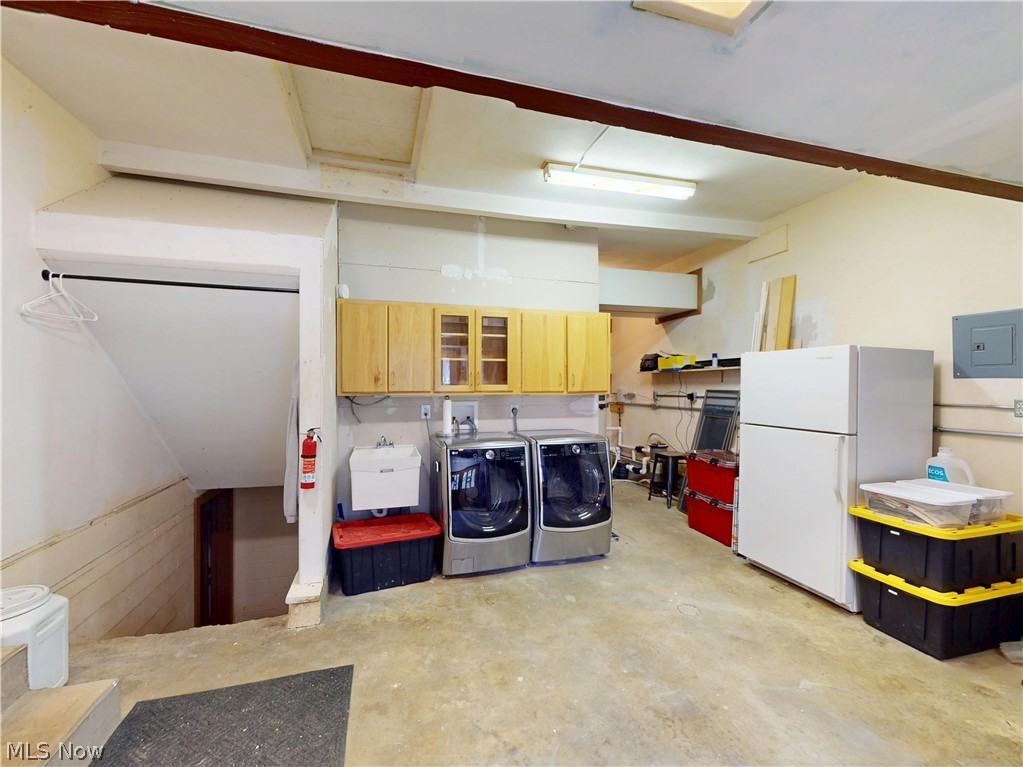 682 Rural Road Eastlake OH 44095