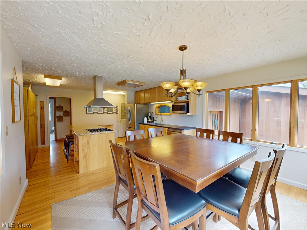 682 Rural Road Eastlake OH 44095