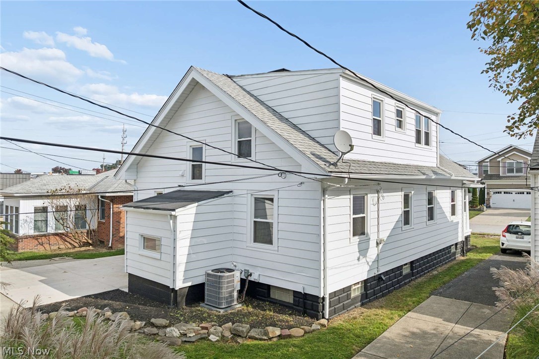 1514 Woodrow Avenue Mayfield Heights OH 44124