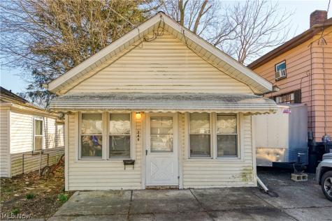 249 W Harris Avenue Ravenna OH 44266