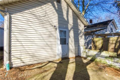 249 W Harris Avenue Ravenna OH 44266