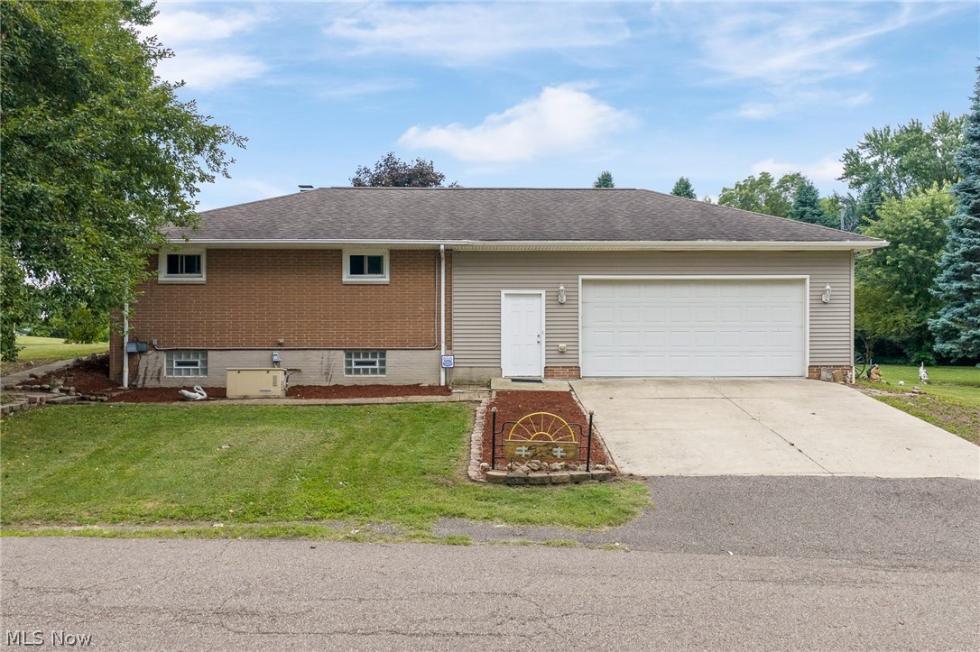 12685 Primrose Drive NE Hartville OH 44632