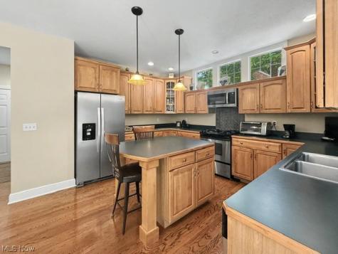 345 Knollwood Trail Richmond Heights OH 44143