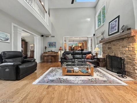 345 Knollwood Trail Richmond Heights OH 44143