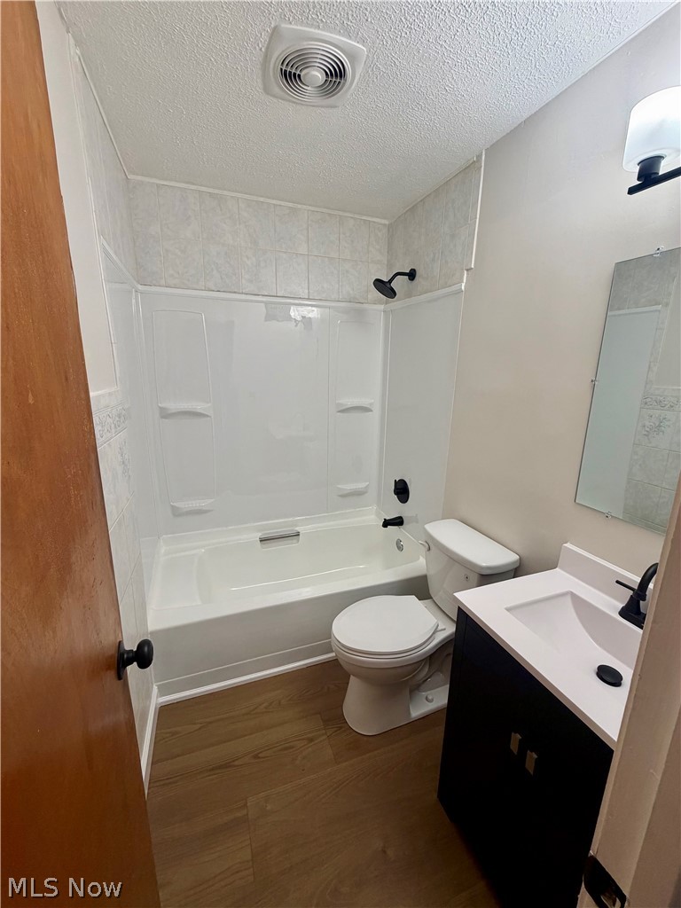 2065 Clermont Avenue NE Warren OH 44483