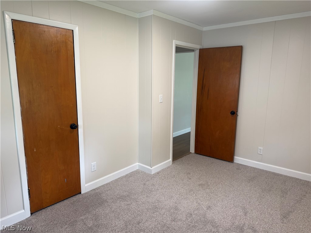 2065 Clermont Avenue NE Warren OH 44483