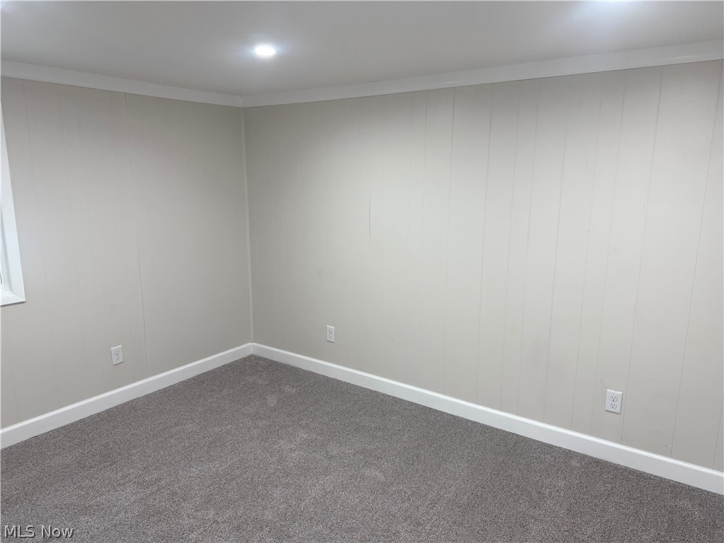2065 Clermont Avenue NE Warren OH 44483