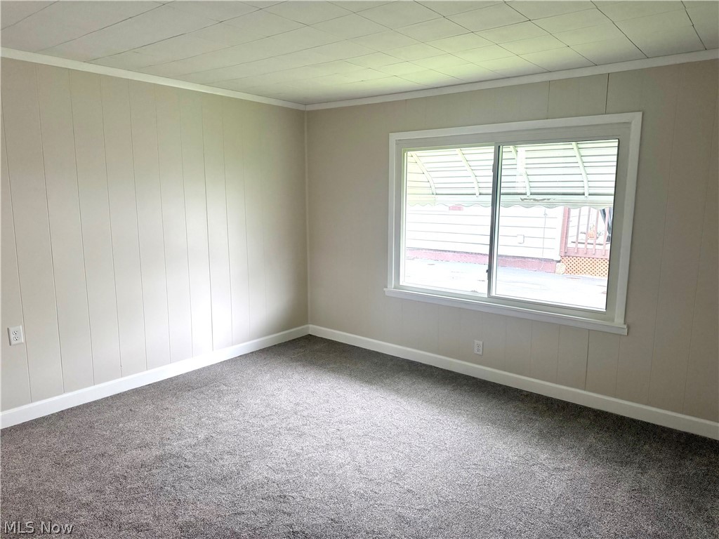 2065 Clermont Avenue NE Warren OH 44483