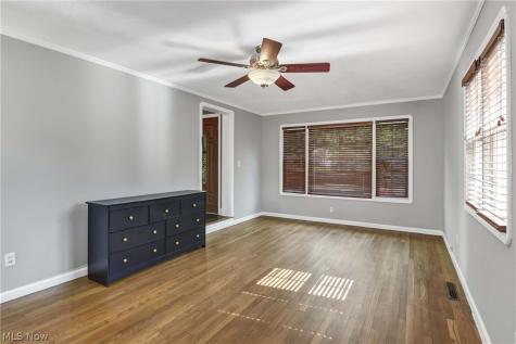 28302 W Oviatt Road Bay Village OH 44140