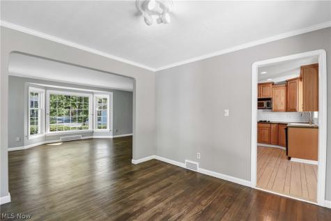 28302 W Oviatt Road Bay Village OH 44140