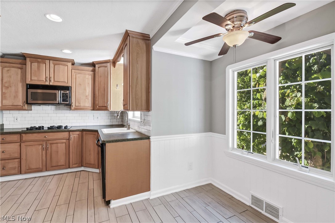 28302 W Oviatt Road Bay Village OH 44140