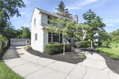 28302 W Oviatt Road Bay Village OH 44140