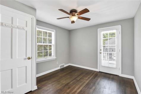 28302 W Oviatt Road Bay Village OH 44140