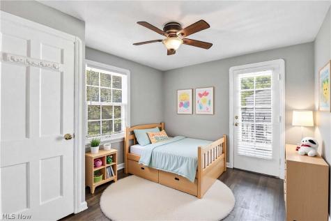 28302 W Oviatt Road Bay Village OH 44140