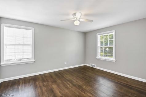 28302 W Oviatt Road Bay Village OH 44140