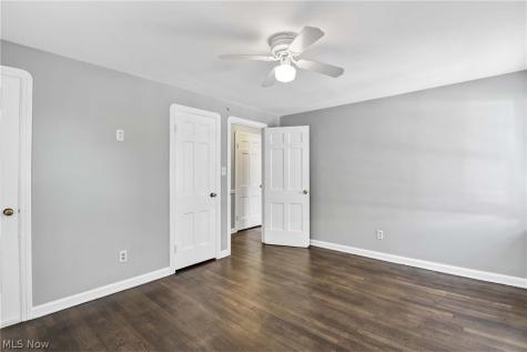 28302 W Oviatt Road Bay Village OH 44140