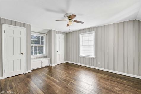 28302 W Oviatt Road Bay Village OH 44140