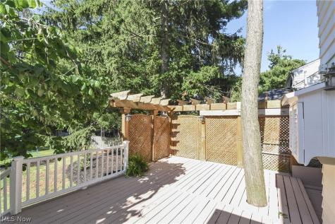 28302 W Oviatt Road Bay Village OH 44140