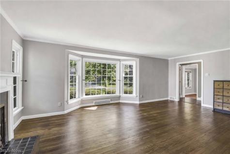 28302 W Oviatt Road Bay Village OH 44140
